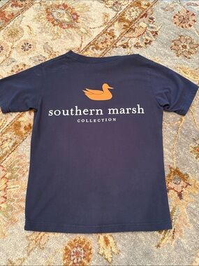 ✨ NWOT ✨ boys Southern Marsh Navy Tee with Orange Duck Graphic, YM
